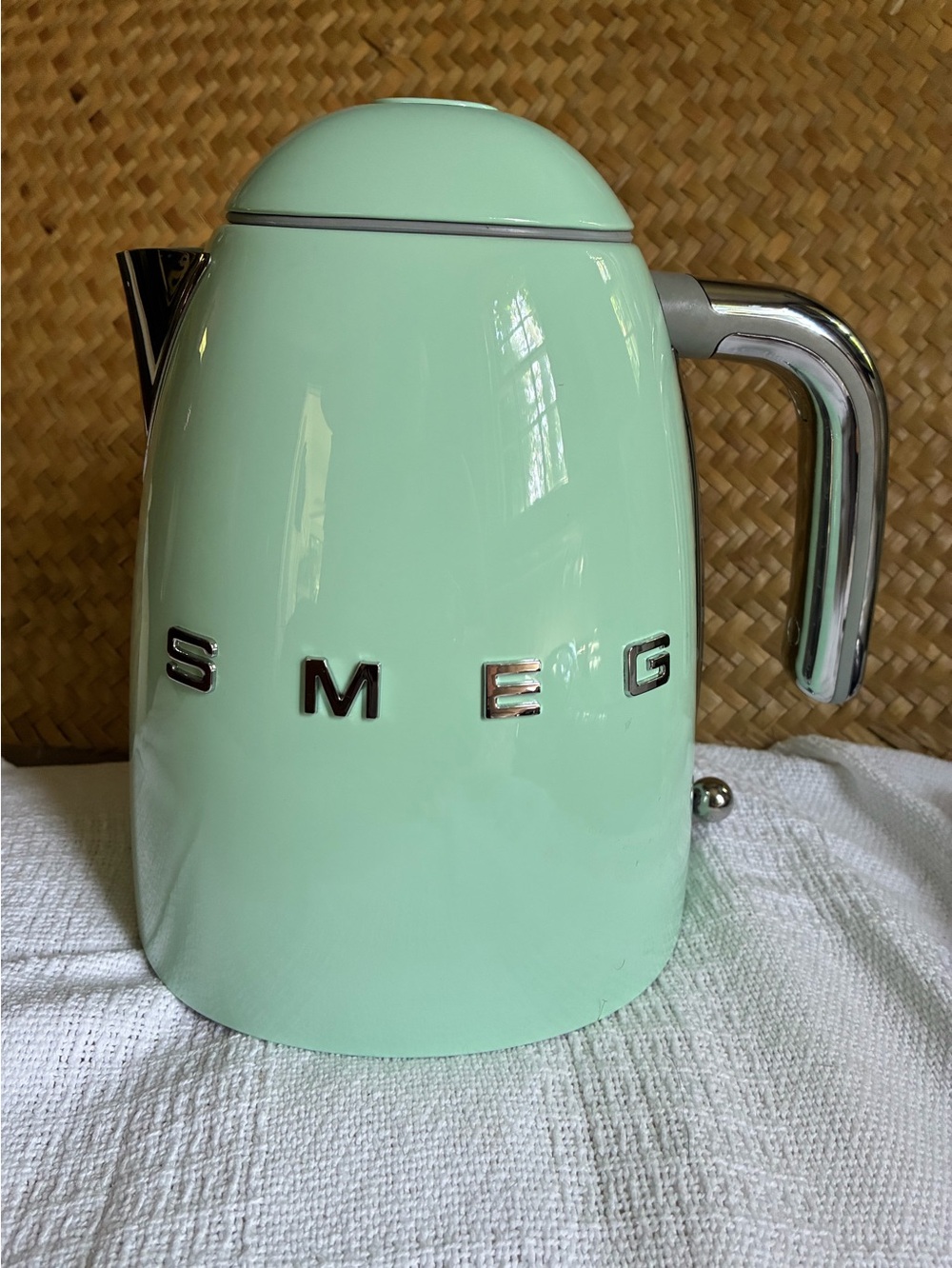 SMEG Pastel Green Electric Kettle New Retail $229.00